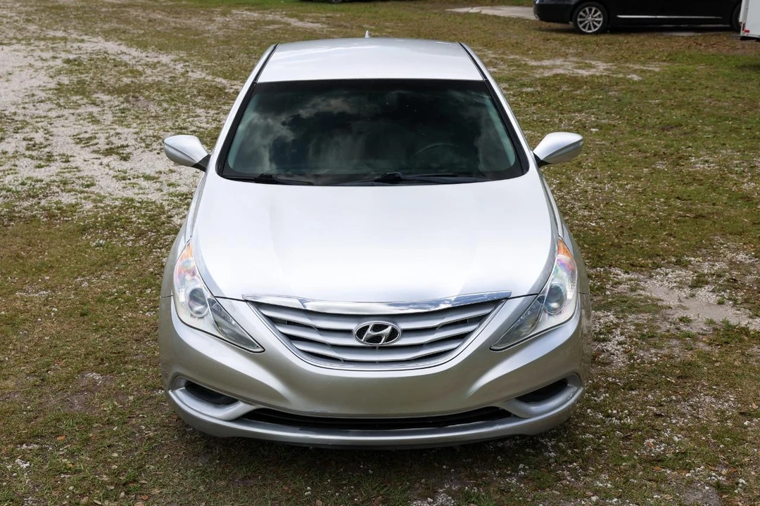 2011 Hyundai Sonata - Image 17 of 21