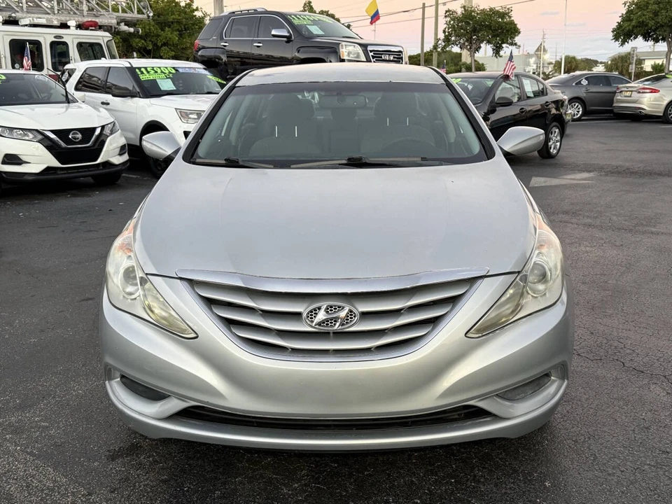 2011 Hyundai Sonata - Image 10 of 21