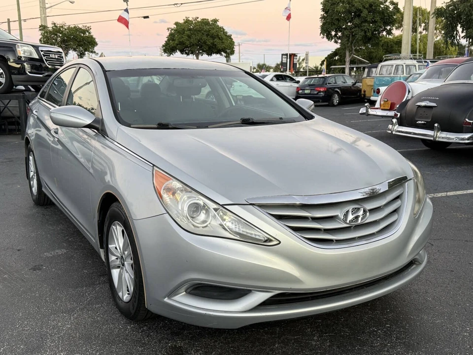 2011 Hyundai Sonata - Image 9 of 21