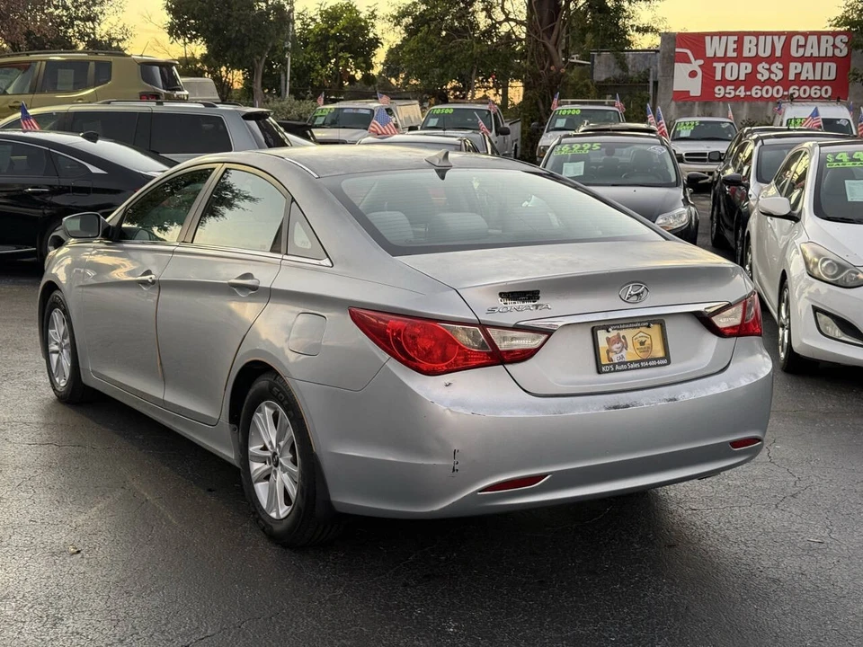 2011 Hyundai Sonata - Image 5 of 21