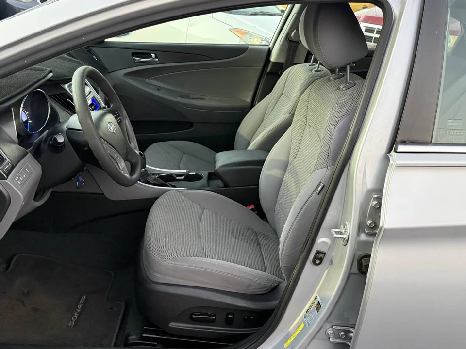 2011 Hyundai Sonata - Image 12 of 12