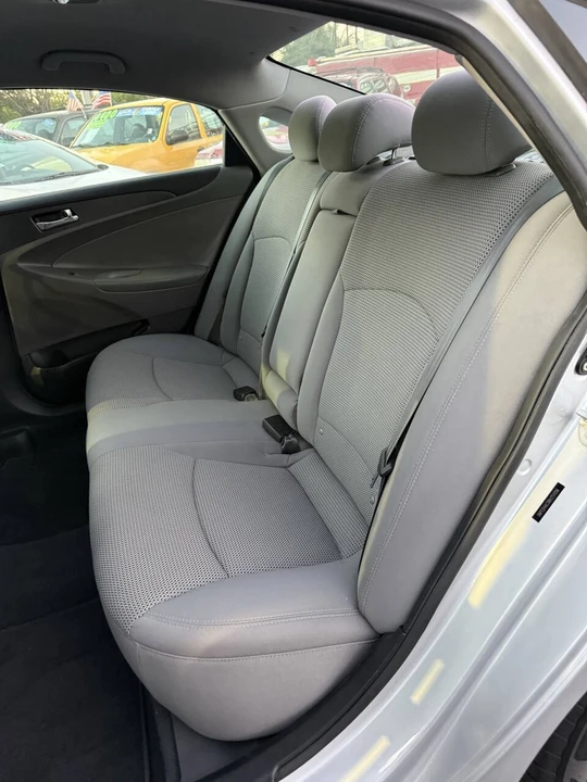 2011 Hyundai Sonata - Image 17 of 21