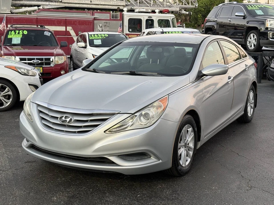 2011 Hyundai Sonata - Image 2 of 12