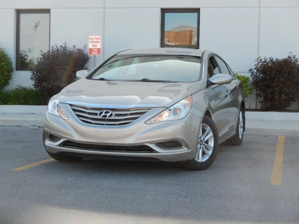 2011 Hyundai Sonata - Image 3 of 12