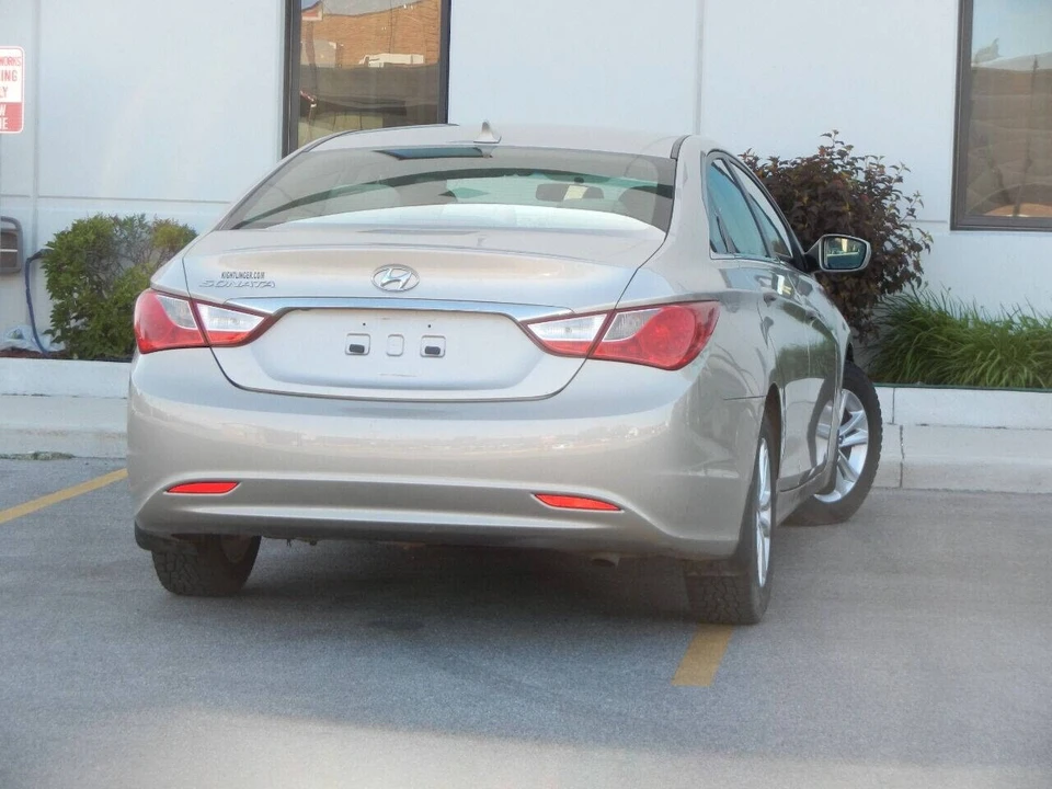 2011 Hyundai Sonata - Image 16 of 21