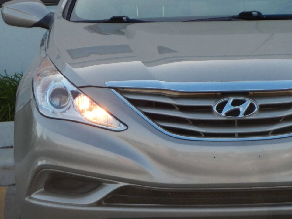 2011 Hyundai Sonata - Image 9 of 12