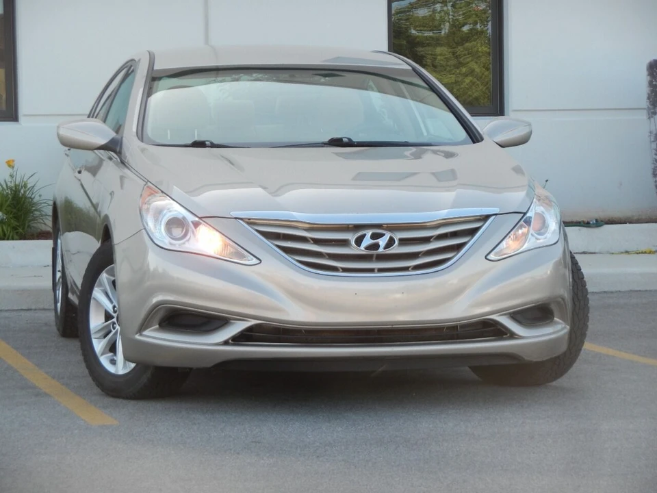 2011 Hyundai Sonata - Image 5 of 12