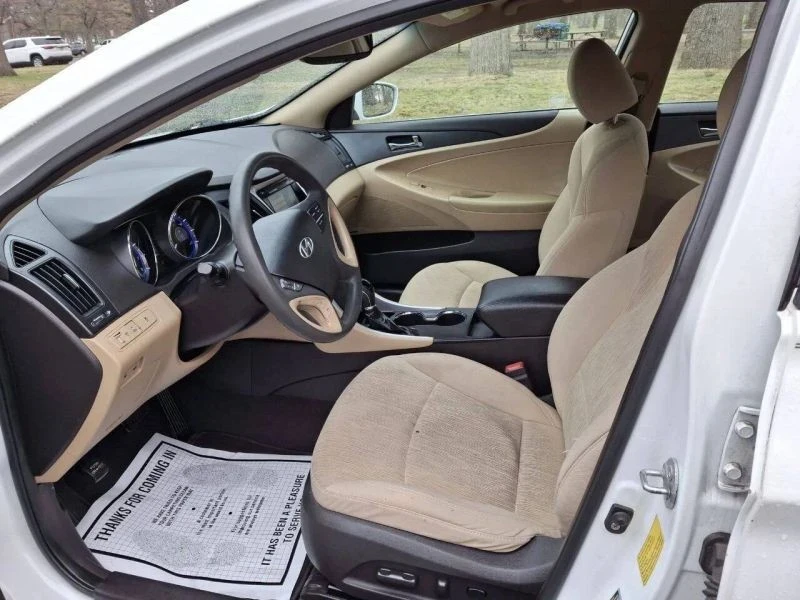 2011 Hyundai Sonata - Image 11 of 12