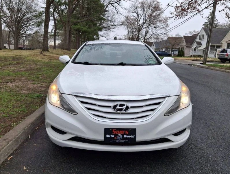 2011 Hyundai Sonata - Image 4 of 12