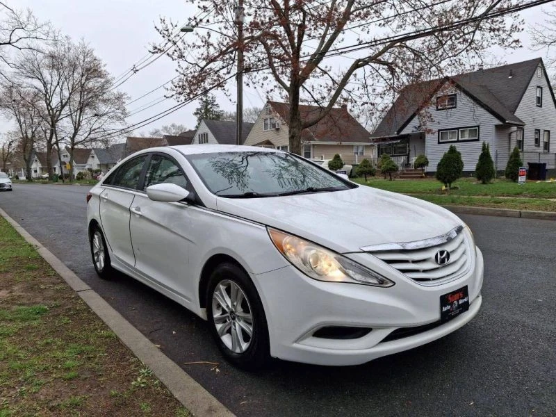 2011 Hyundai Sonata - Image 6 of 12