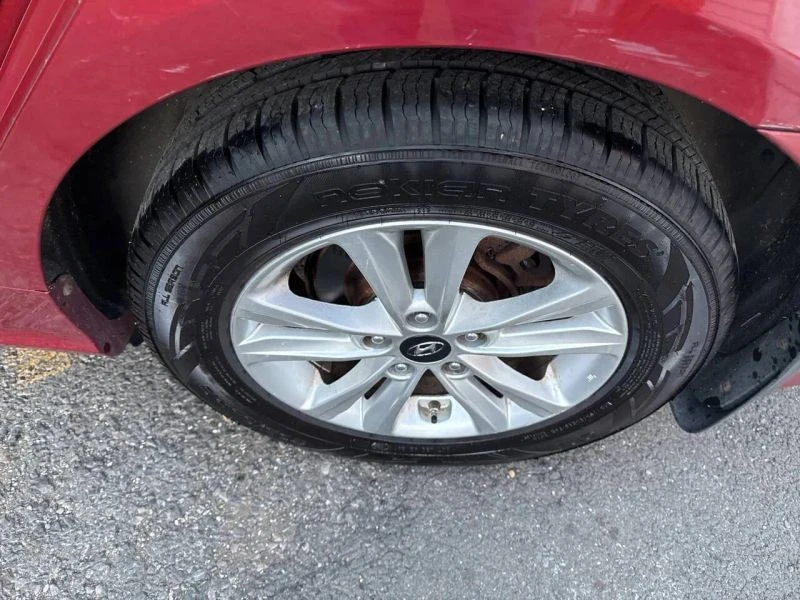 2011 Hyundai Sonata - Image 11 of 12