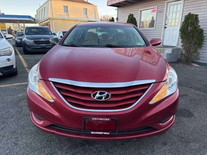 2011 Hyundai Sonata - Image 2 of 12