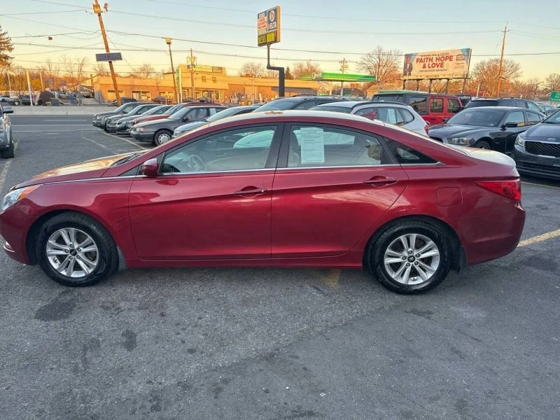 2011 Hyundai Sonata - Image 10 of 12
