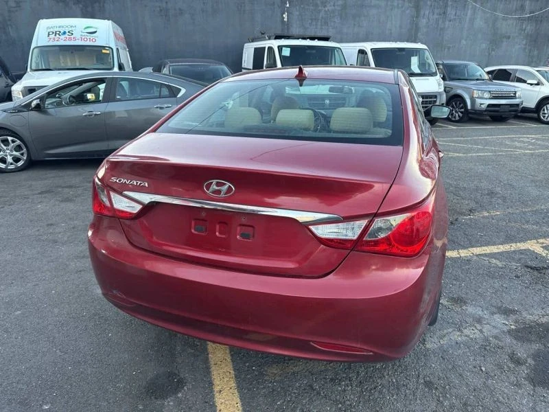 2011 Hyundai Sonata - Image 6 of 12