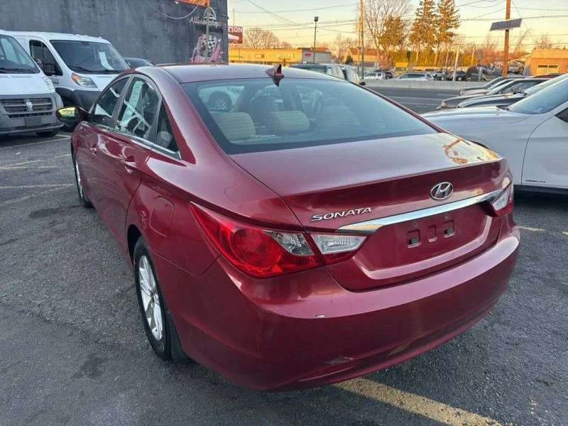 2011 Hyundai Sonata - Image 8 of 12