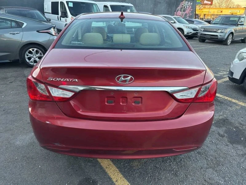 2011 Hyundai Sonata - Image 7 of 12