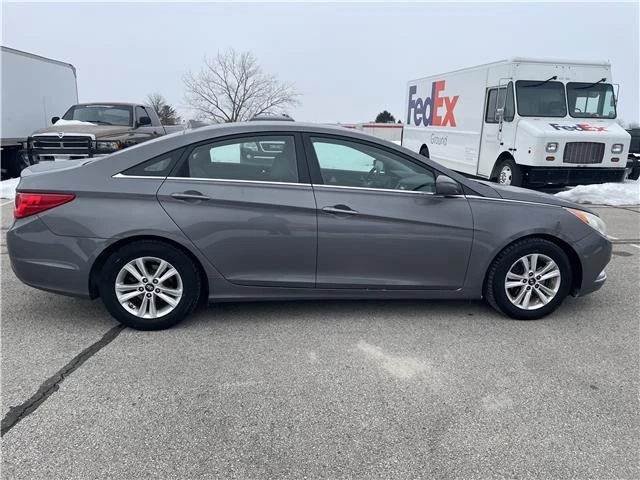 2011 Hyundai Sonata - Image 9 of 21