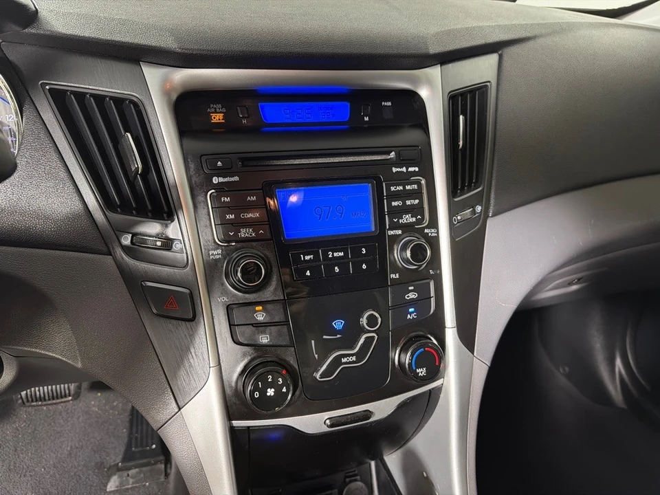 2011 Hyundai Sonata - Image 13 of 21
