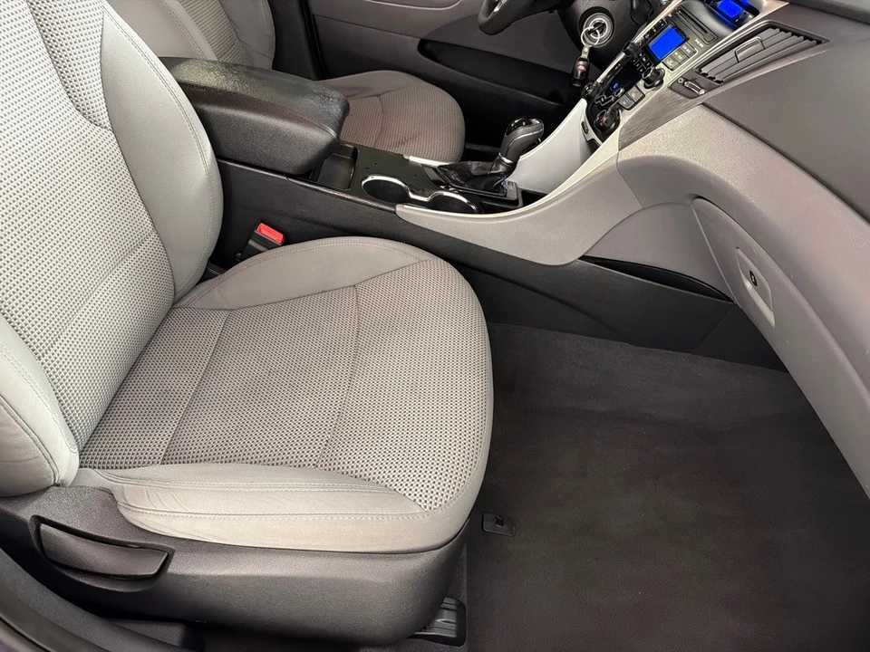 2011 Hyundai Sonata - Image 19 of 21