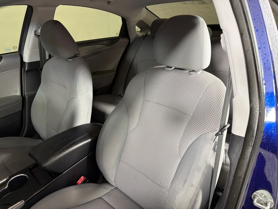 2011 Hyundai Sonata - Image 10 of 21