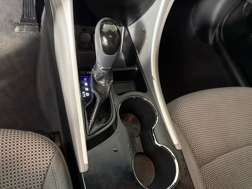 2011 Hyundai Sonata - Image 14 of 21