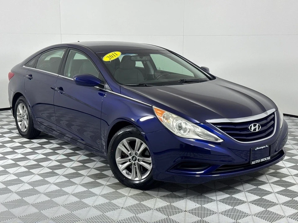 2011 Hyundai Sonata - Image 2 of 12
