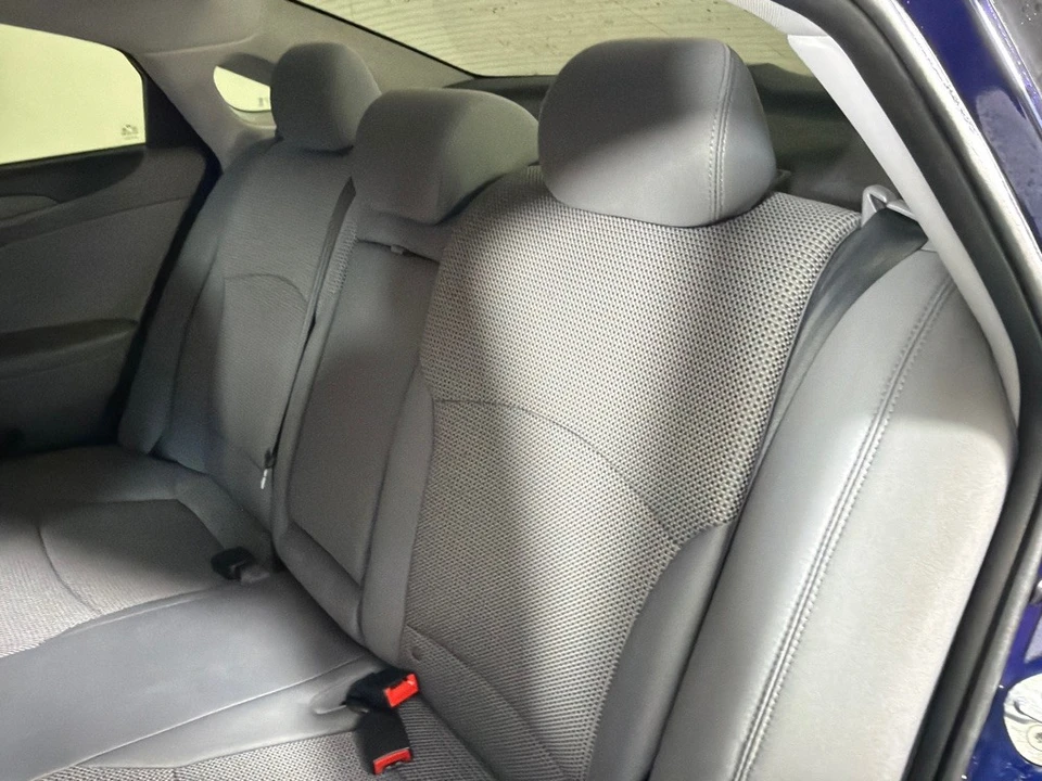 2011 Hyundai Sonata - Image 16 of 21