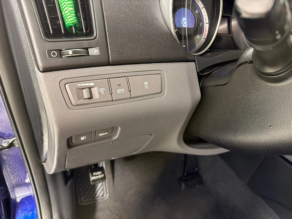 2011 Hyundai Sonata - Image 11 of 21