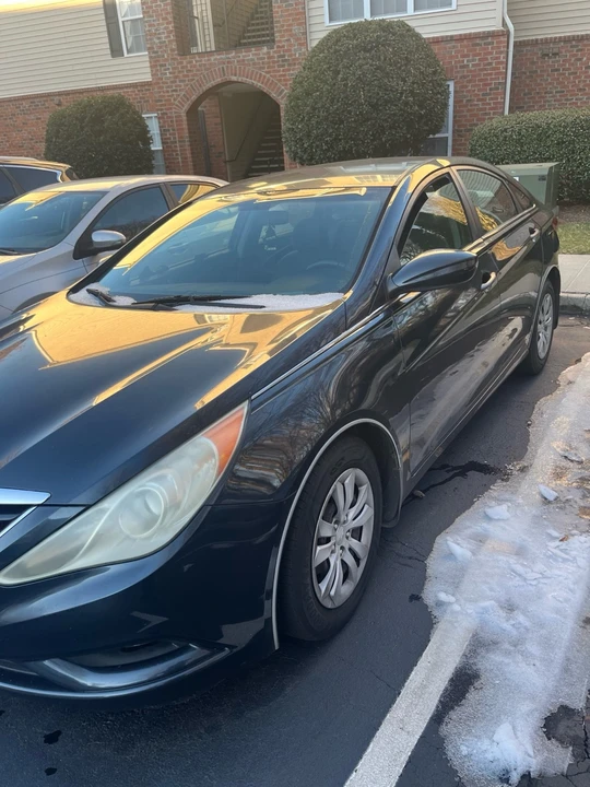 2011 Hyundai Sonata - Image 5 of 8