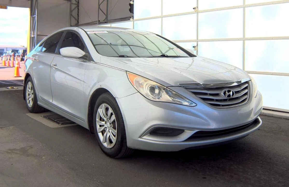 2011 Hyundai Sonata - Image 3 of 11
