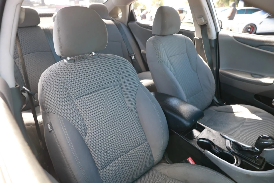 2011 Hyundai Sonata - Image 18 of 21