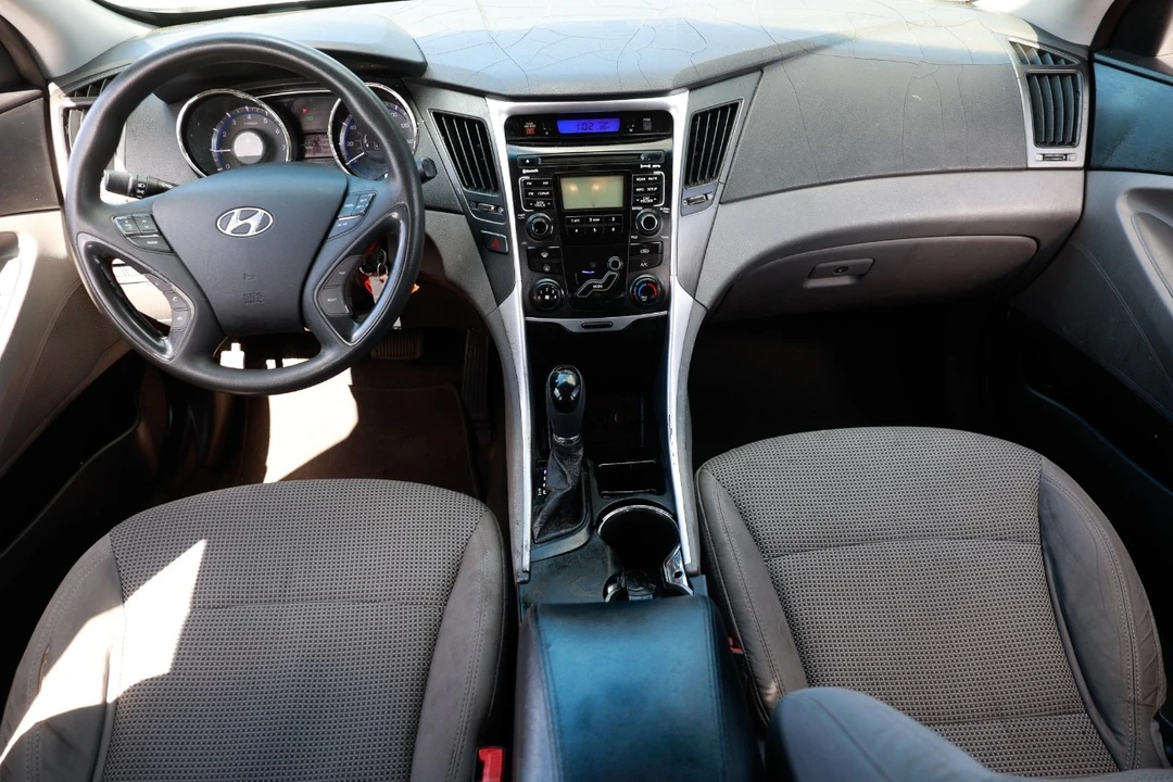 2011 Hyundai Sonata - Image 2 of 21