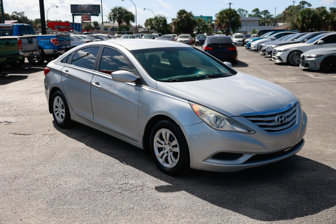 2011 Hyundai Sonata - Image 15 of 21