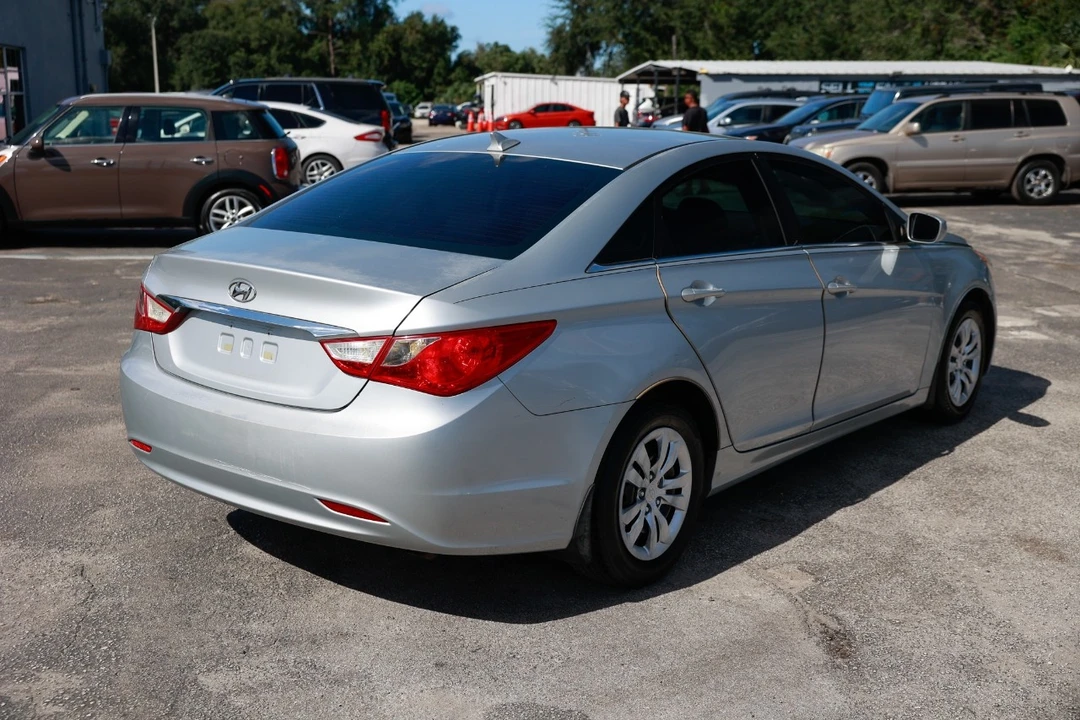 2011 Hyundai Sonata - Image 11 of 21