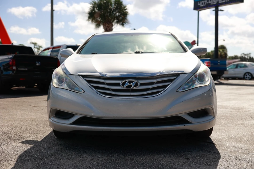 2011 Hyundai Sonata - Image 17 of 21
