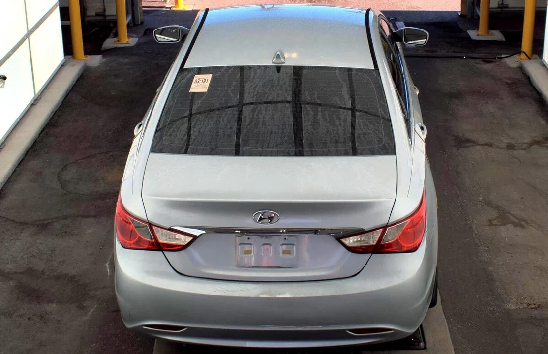 2011 Hyundai Sonata - Image 5 of 11