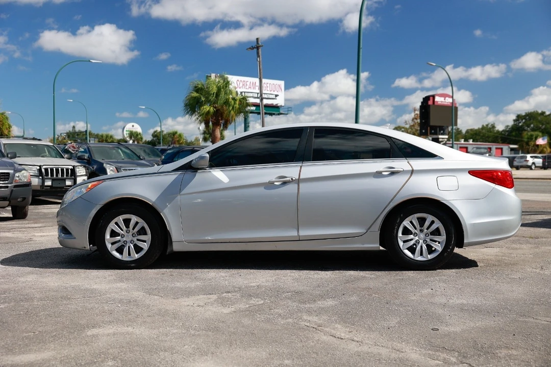 2011 Hyundai Sonata - Image 3 of 21