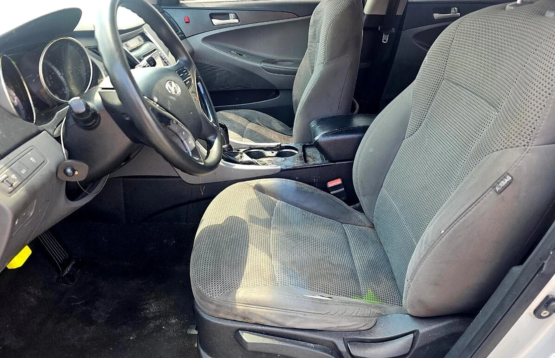 2011 Hyundai Sonata - Image 7 of 11