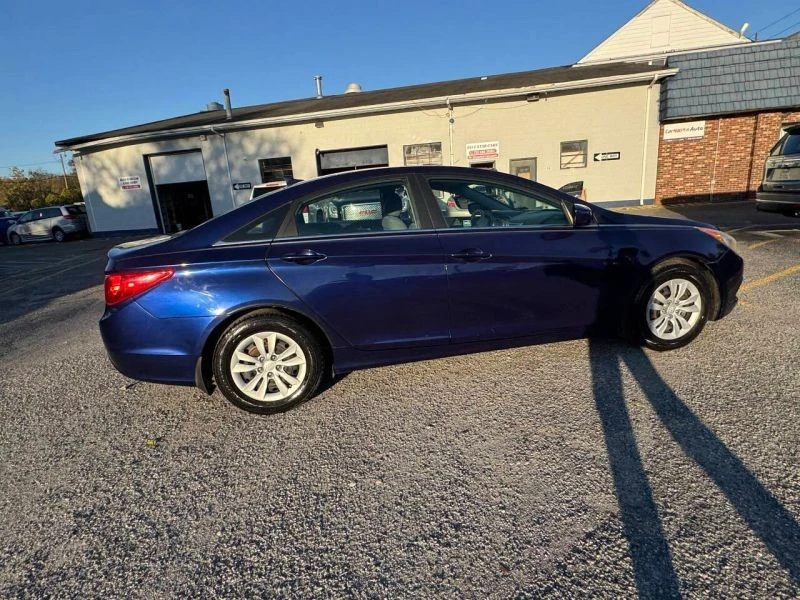 2011 Hyundai Sonata - Image 6 of 12