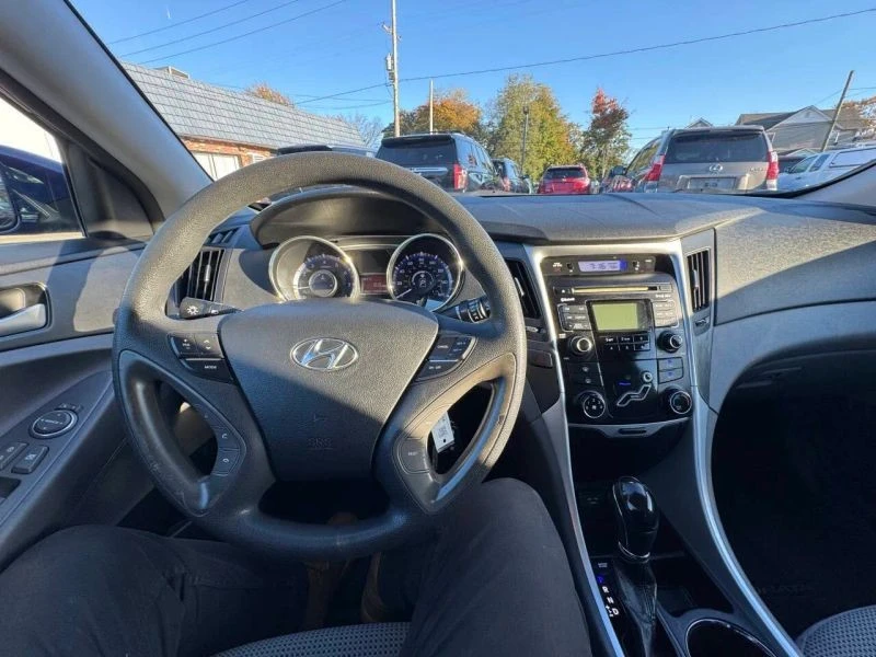 2011 Hyundai Sonata - Image 9 of 12