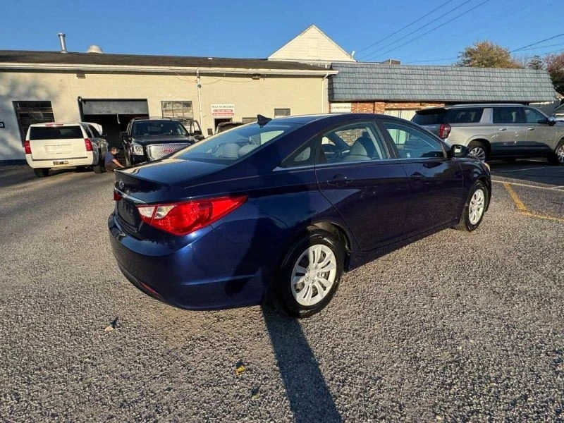 2011 Hyundai Sonata - Image 7 of 12