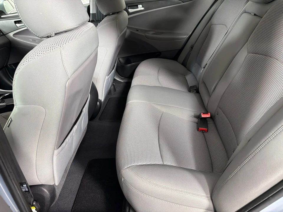 2011 Hyundai Sonata - Image 17 of 21
