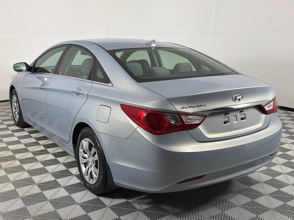 2011 Hyundai Sonata - Image 7 of 21