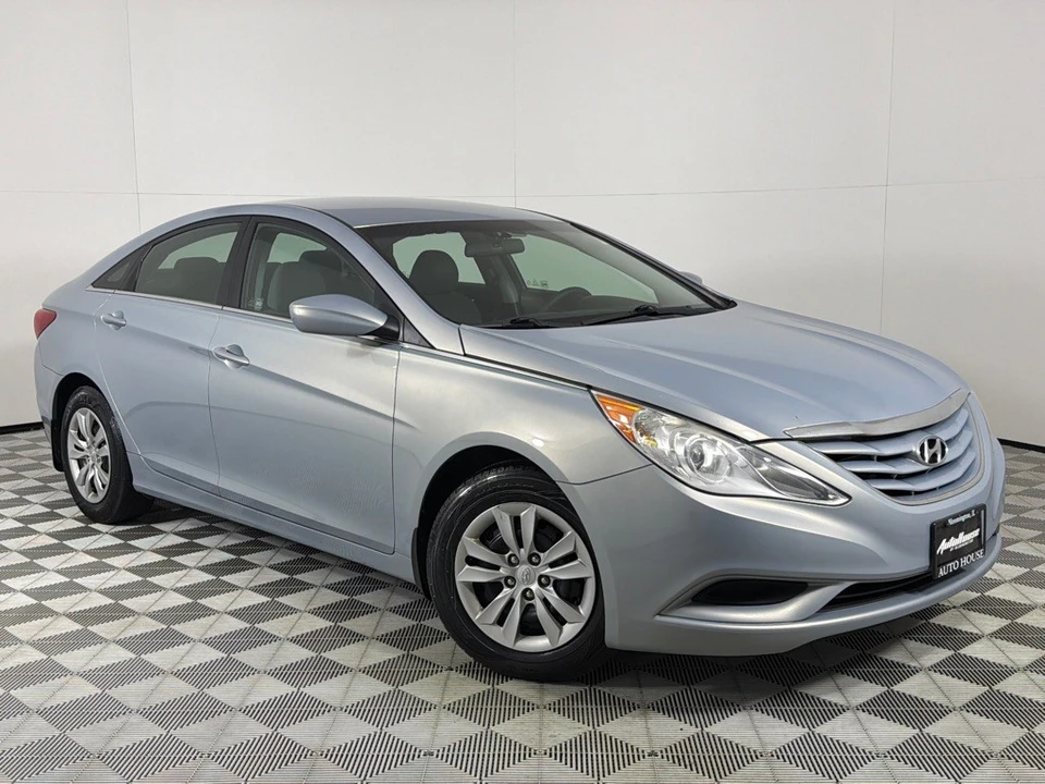 2011 Hyundai Sonata - Image 2 of 21
