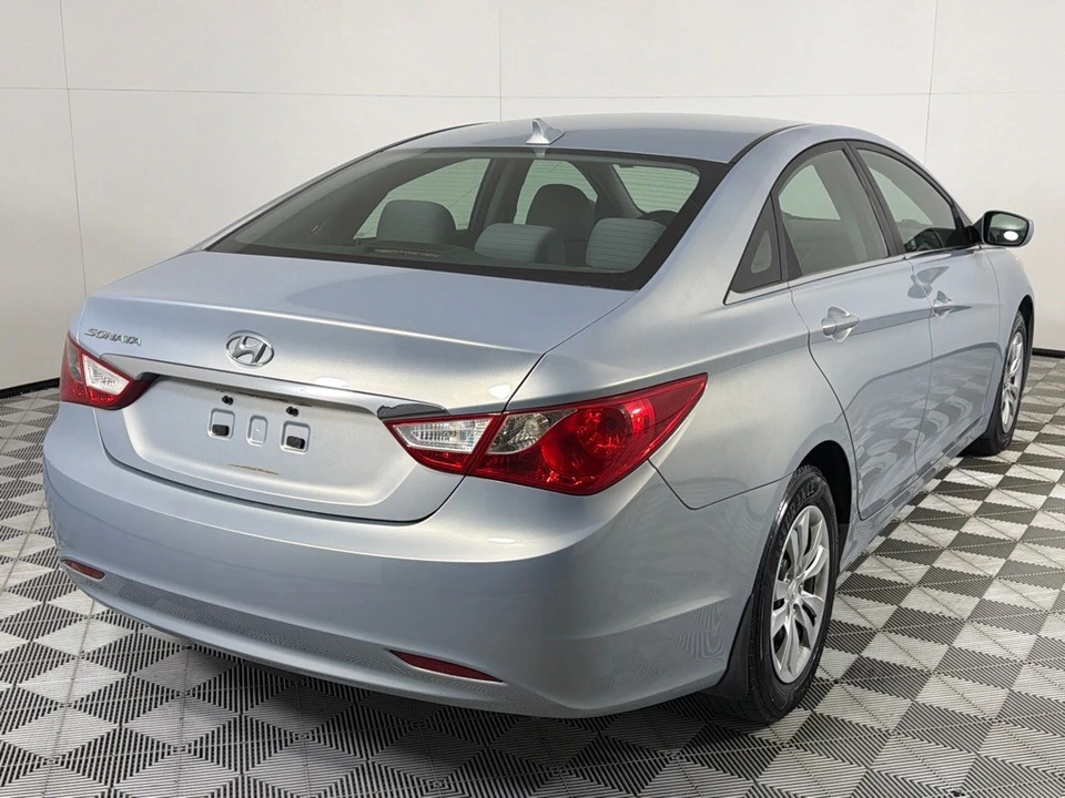 2011 Hyundai Sonata - Image 5 of 21
