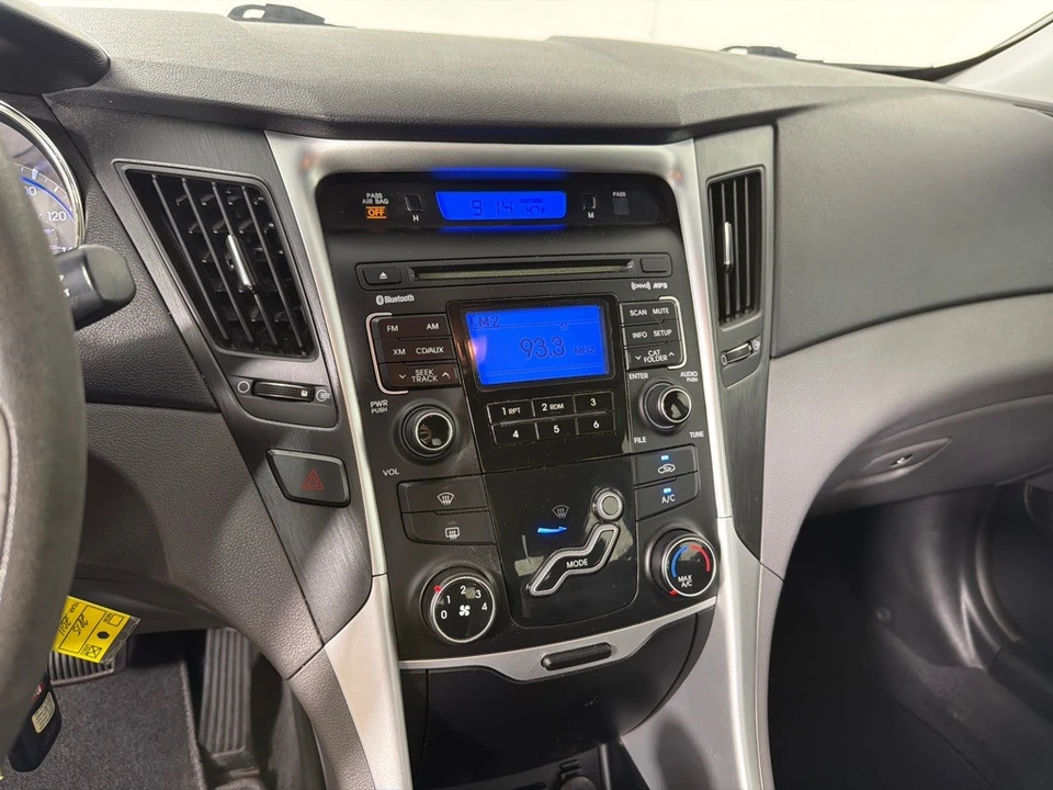 2011 Hyundai Sonata - Image 15 of 21