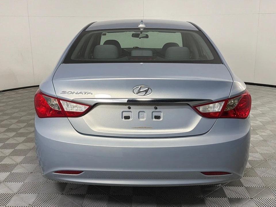 2011 Hyundai Sonata - Image 6 of 21