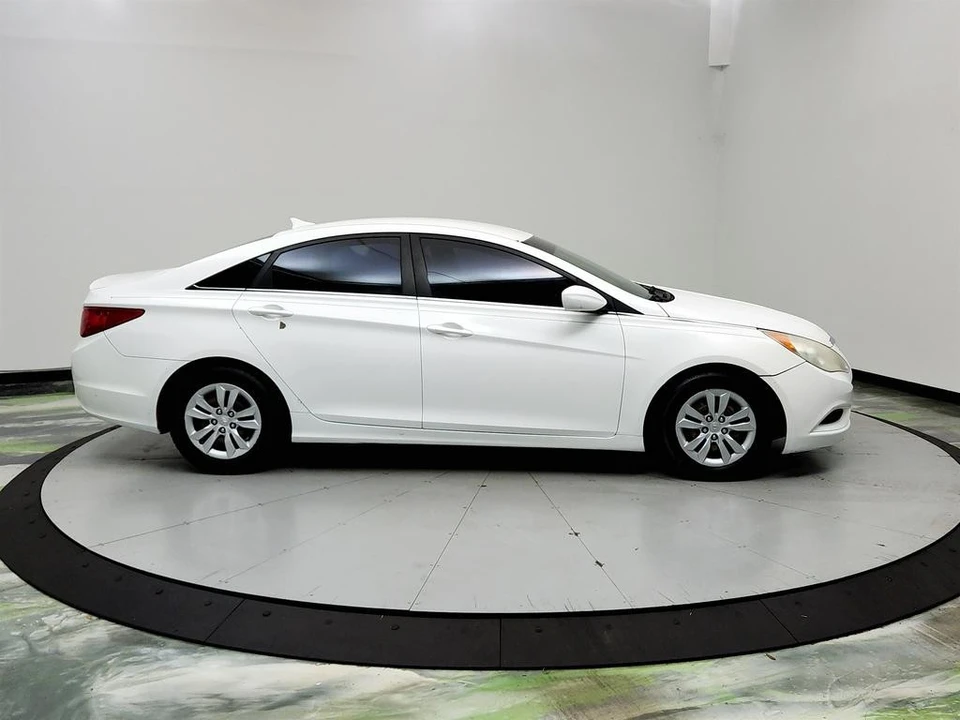 2011 Hyundai Sonata - Image 4 of 21