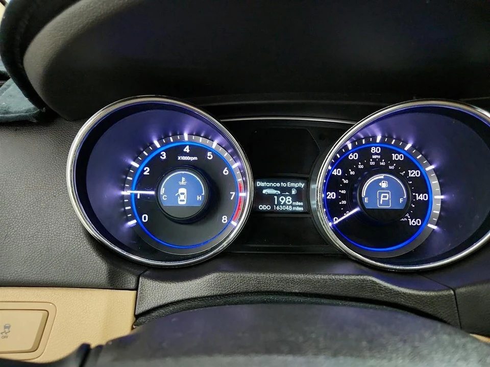 2011 Hyundai Sonata - Image 17 of 21