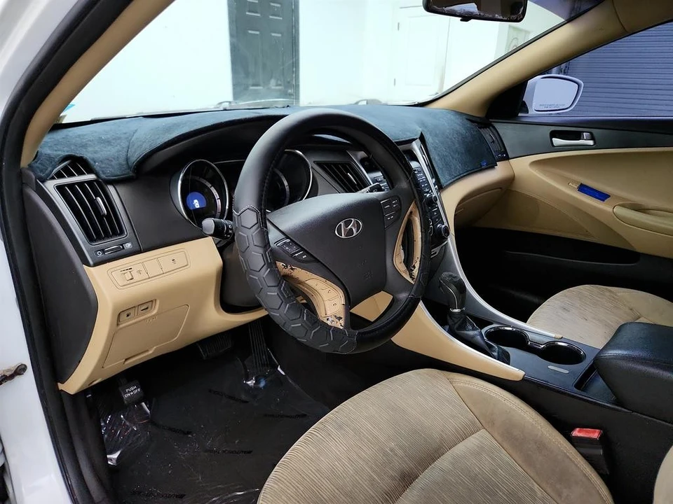 2011 Hyundai Sonata - Image 13 of 21